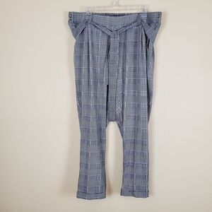 Torrid Hanstooth Plaid Dress Pants 
Size 1 
In good condition 
Ties around waist